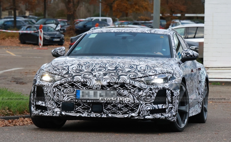 2026 Audi RS5 Avant Shows Off Hybrid Engine’s Fat Oval Tailpipes