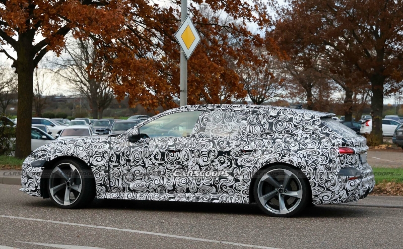 2026 Audi RS5 Avant Shows Off Hybrid Engine’s Fat Oval Tailpipes