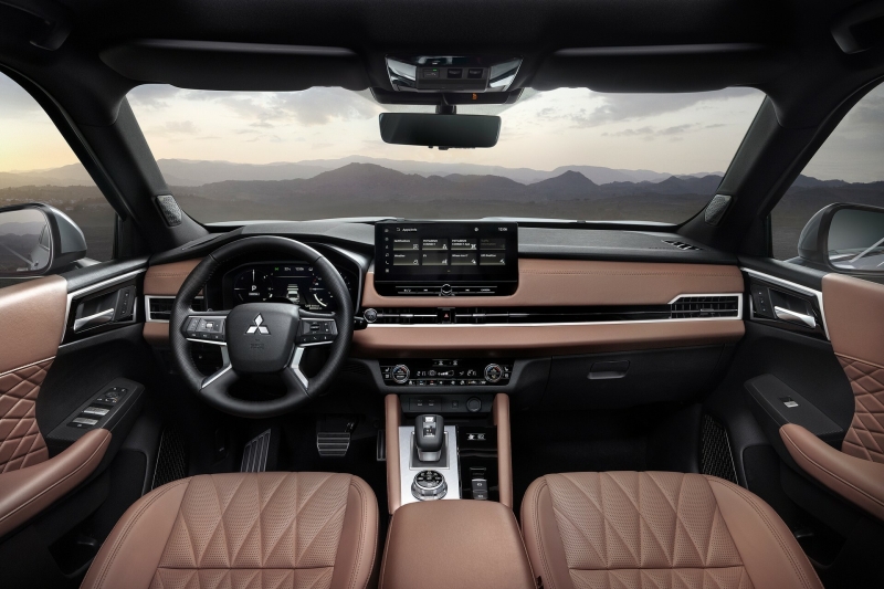 Mitsubishi’s Updated 2025 Outlander Arrives In America Early Next Year