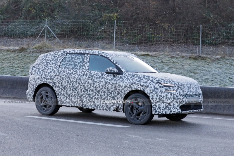 2025 Citroen C5 Aircross Stays True To The Concept In First Spy Shots