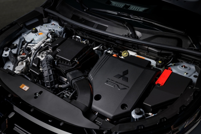 Mitsubishi’s Updated 2025 Outlander Arrives In America Early Next Year
