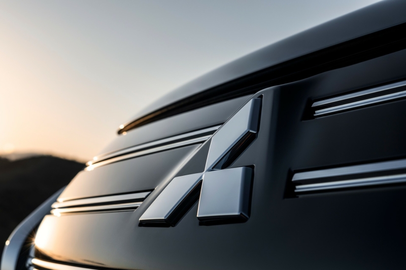 Mitsubishi’s Updated 2025 Outlander Arrives In America Early Next Year