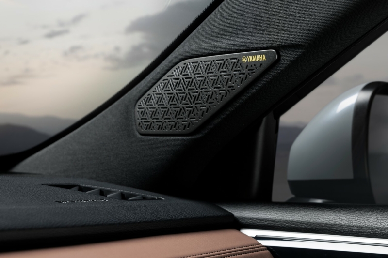 Mitsubishi’s Updated 2025 Outlander Arrives In America Early Next Year