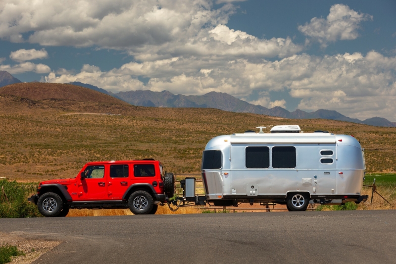 Jeep Drops Its 2025 Wrangler V6 Manual-Only Act Faster Than Jersey Can Ban A Rogue Drone