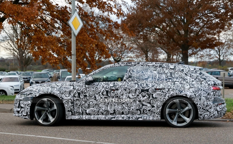 2026 Audi RS5 Avant Shows Off Hybrid Engine’s Fat Oval Tailpipes